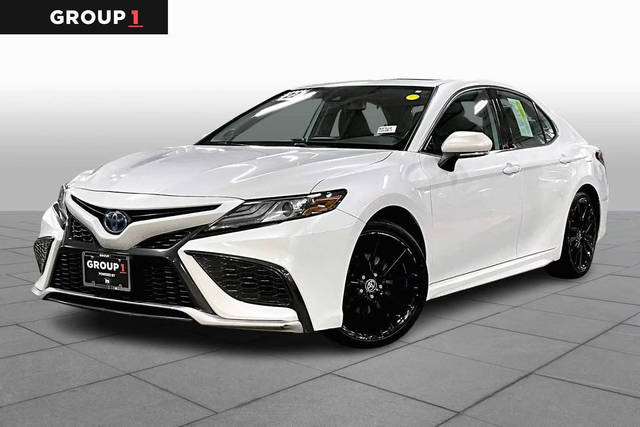 2022 Toyota Camry Hybrid XSE FWD photo