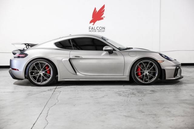 2022 Porsche Cayman GT4 RWD photo