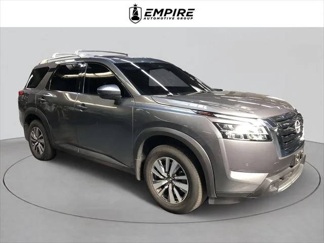 2022 Nissan Pathfinder SL 4WD photo