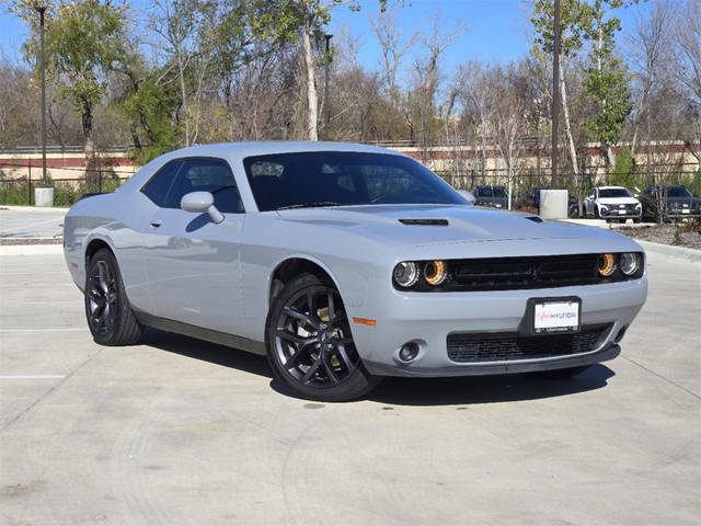 2021 Dodge Challenger SXT RWD photo