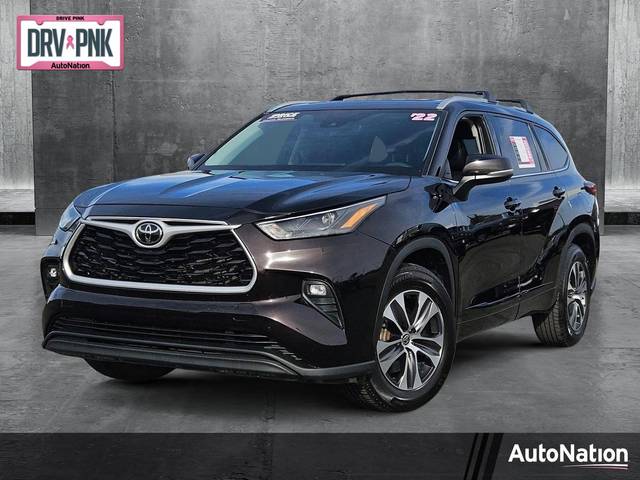 2022 Toyota Highlander XLE FWD photo