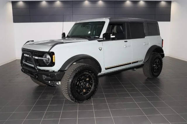 2021 Ford Bronco 4 Door First Edition 4WD photo