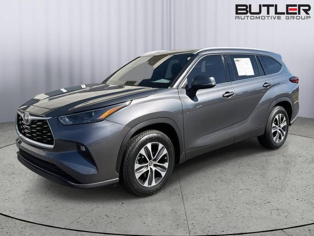 2022 Toyota Highlander XLE FWD photo