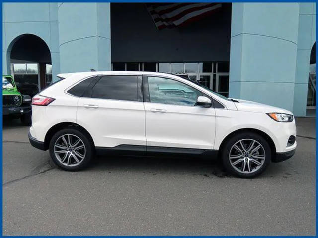 2021 Ford Edge Titanium AWD photo