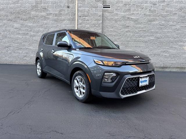 2022 Kia Soul LX FWD photo