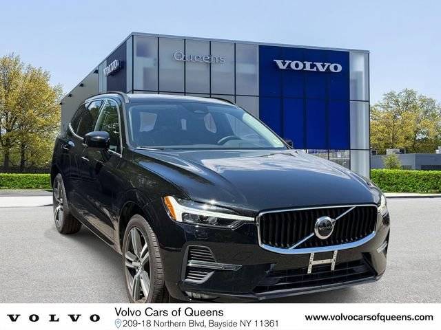 2022 Volvo XC60 Momentum AWD photo