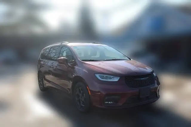 2021 Chrysler Pacifica Minivan Hybrid Limited FWD photo