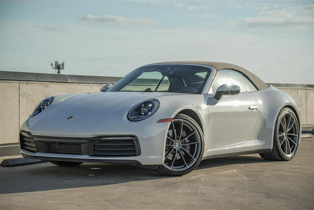 2022 Porsche 911 Carrera RWD photo