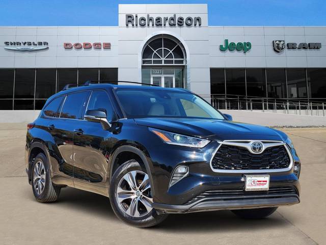 2021 Toyota Highlander XLE FWD photo