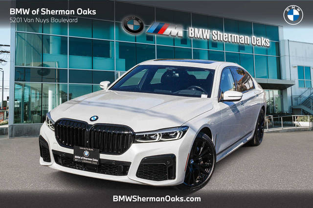 2022 BMW 7 Series 740i RWD photo