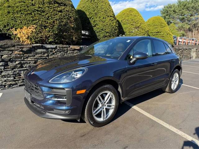 2021 Porsche Macan  AWD photo