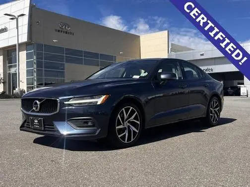 2020 Volvo S60 Momentum FWD photo