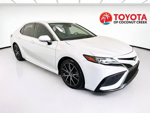 2022 Toyota Camry SE FWD photo