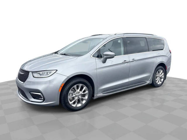 2021 Chrysler Pacifica Minivan Touring L AWD photo