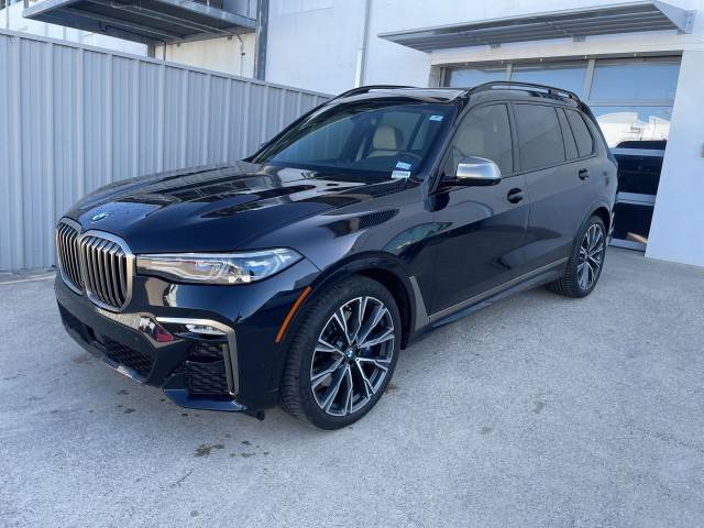 2022 BMW X7 M50i AWD photo