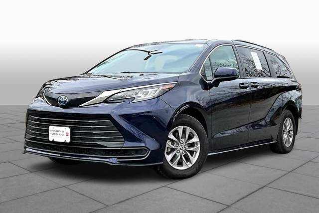 2022 Toyota Sienna LE AWD photo