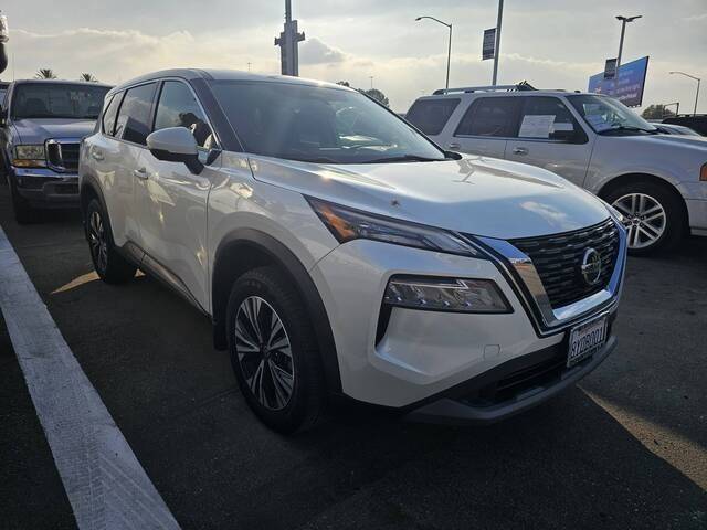 2021 Nissan Rogue SV FWD photo