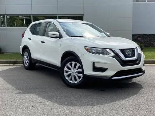 2017 Nissan Rogue SV FWD photo