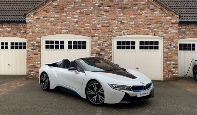 2020 BMW i8  AWD photo