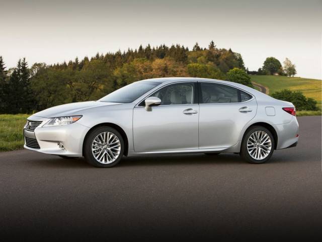 2015 Lexus ES  FWD photo