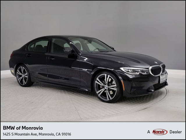 2022 BMW 3 Series 330e RWD photo