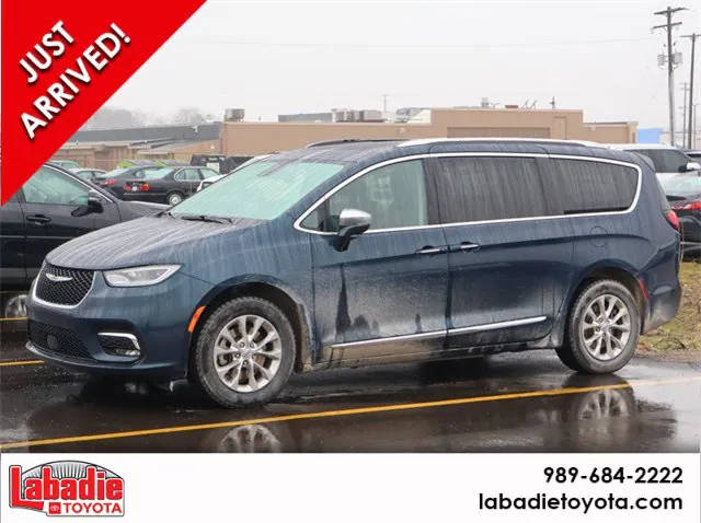 2021 Chrysler Pacifica Minivan Limited AWD photo