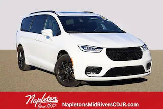 2021 Chrysler Pacifica Minivan Limited AWD photo