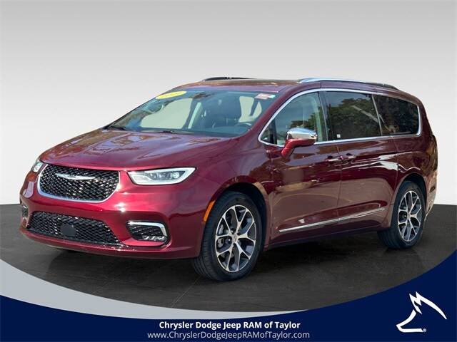 2021 Chrysler Pacifica Minivan Limited AWD photo