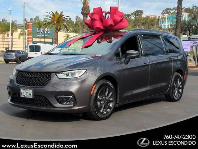 2021 Chrysler Pacifica Minivan Touring L FWD photo