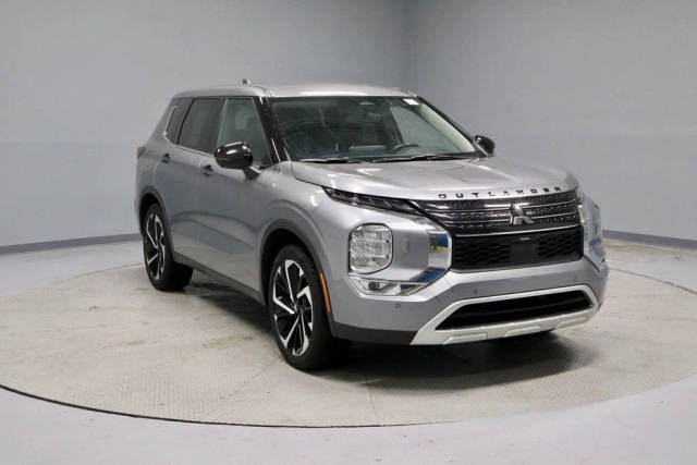 2022 Mitsubishi Outlander SE 4WD photo