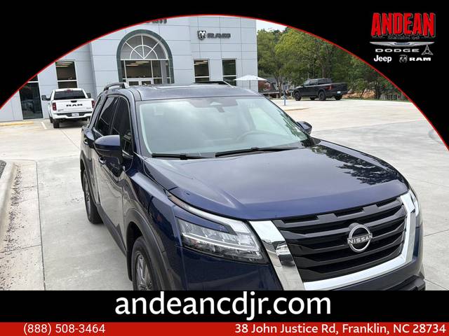 2022 Nissan Pathfinder SV FWD photo