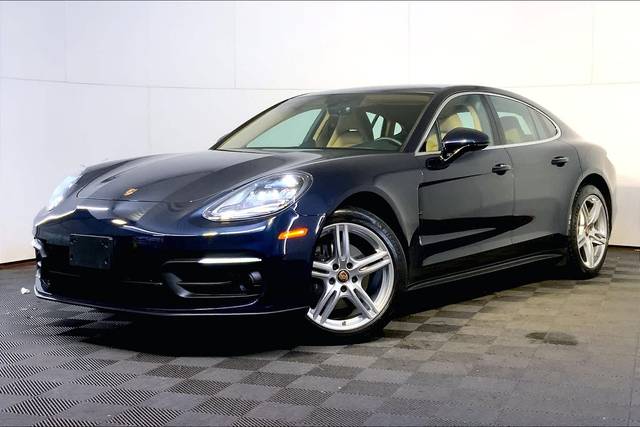 2022 Porsche Panamera 4 AWD photo