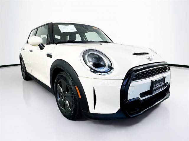 2022 MINI Hardtop 4 Door Cooper S FWD photo