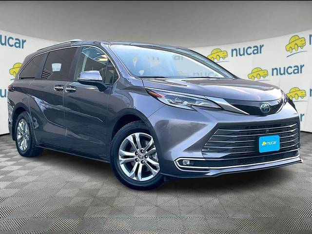 2022 Toyota Sienna Platinum AWD photo