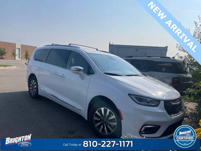 2021 Chrysler Pacifica Minivan Hybrid Limited FWD photo