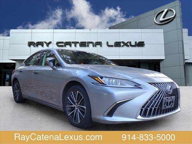 2022 Lexus ES ES 300h FWD photo