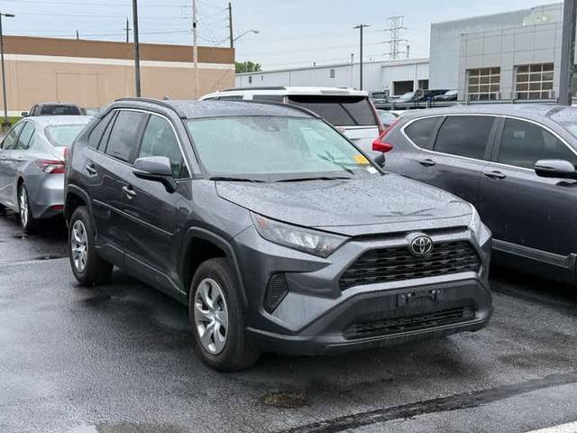 2021 Toyota RAV4 LE AWD photo