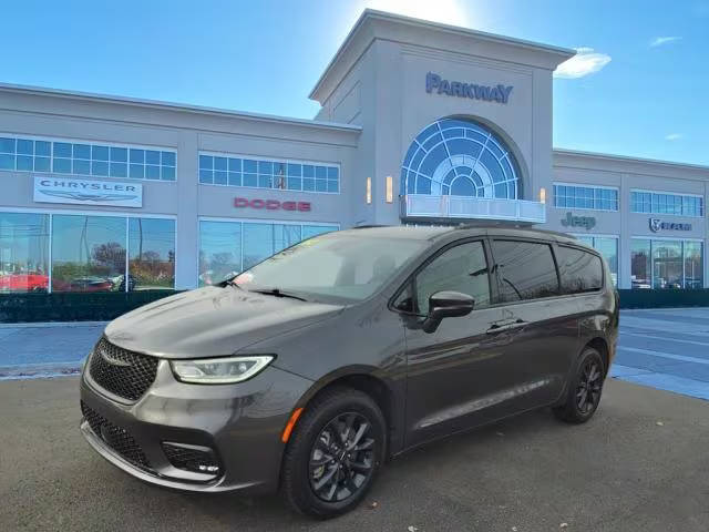 2021 Chrysler Pacifica Minivan Touring L AWD photo