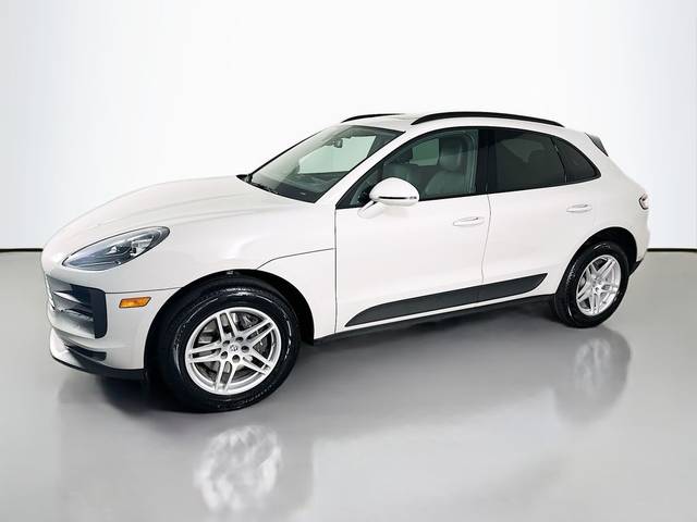 2021 Porsche Macan  AWD photo