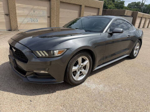 2015 Ford Mustang V6 RWD photo