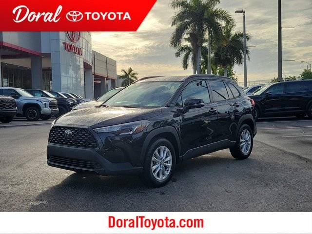 2022 Toyota Corolla Cross LE FWD photo