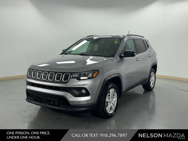 2022 Jeep Compass Latitude 4WD photo