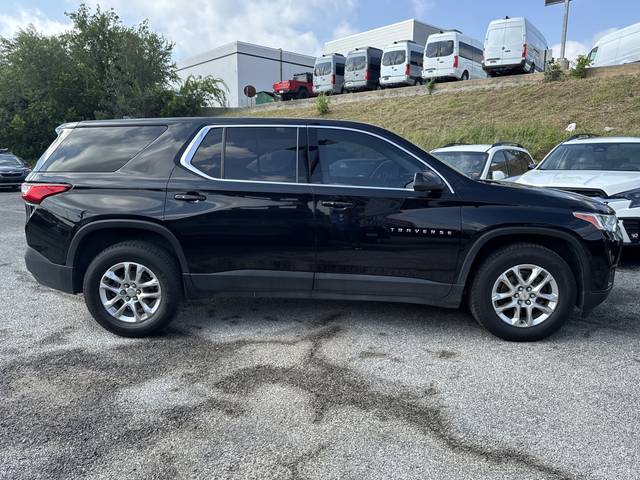 2021 Chevrolet Traverse LS FWD photo