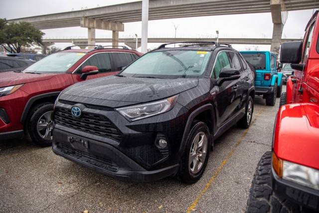 2021 Toyota RAV4 Hybrid XLE AWD photo