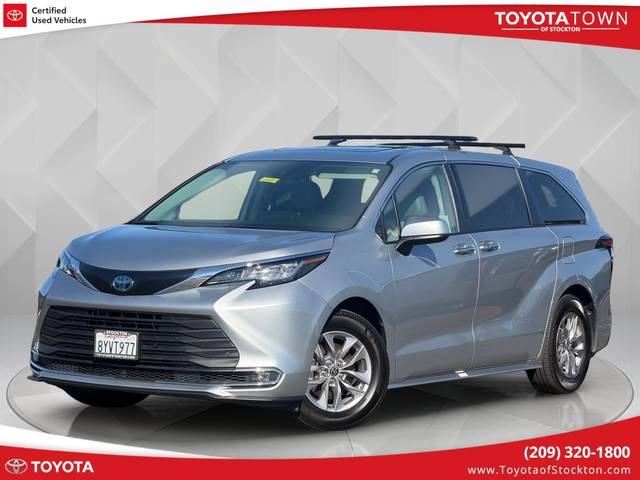 2022 Toyota Sienna XLE AWD photo