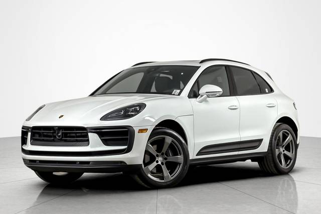 2022 Porsche Macan AWD photo