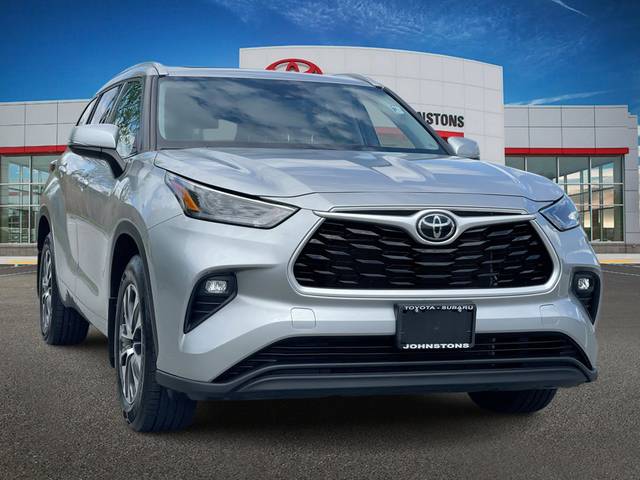 2022 Toyota Highlander XLE AWD photo