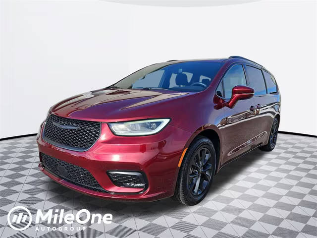 2021 Chrysler Pacifica Minivan Touring FWD photo