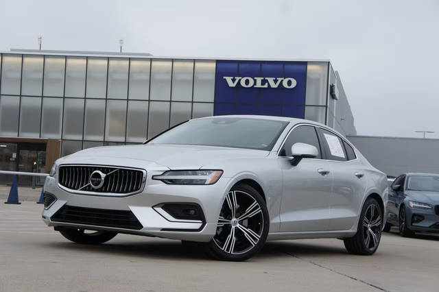 2022 Volvo S60 Inscription FWD photo