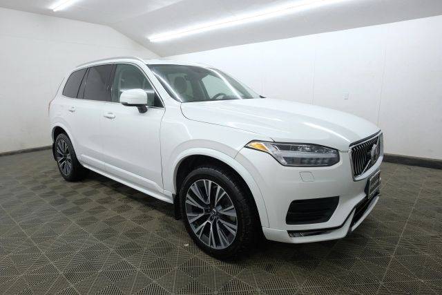 2022 Volvo XC90 Momentum AWD photo